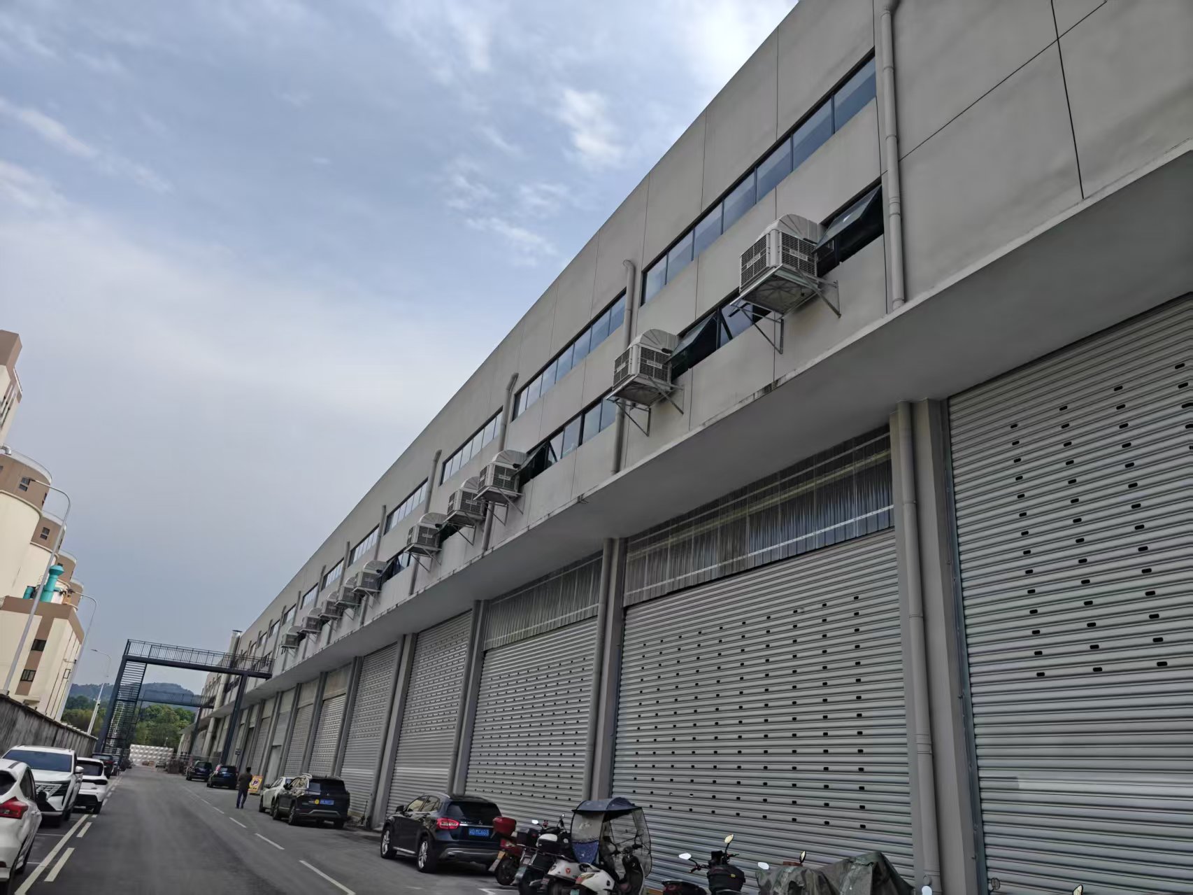 厂房冷风机安装与维护实景